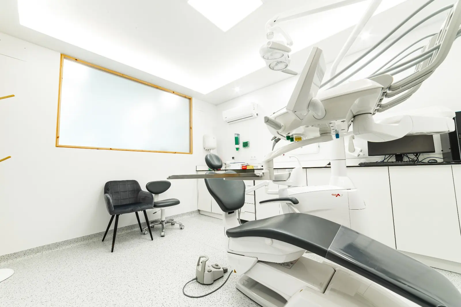 Gabinete equipado de Clínica Nós Dental Lugo